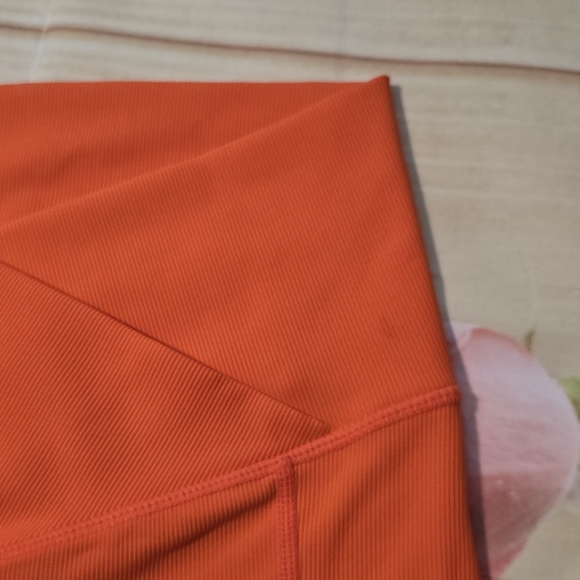 WILO orange ribbed shorts - Picture 4 of 9